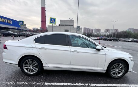 Volkswagen Passat B8 рестайлинг, 2018 год, 1 900 000 рублей, 8 фотография
