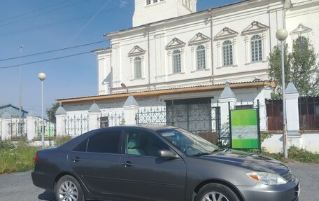 Toyota Camry V40, 2003 год, 600 000 рублей, 2 фотография