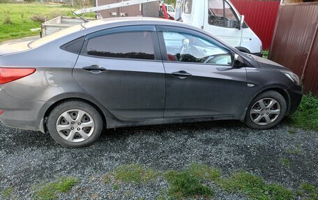 Hyundai Solaris II рестайлинг, 2013 год, 615 000 рублей, 1 фотография
