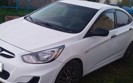 Hyundai Solaris II рестайлинг, 2013 год, 570 000 рублей, 6 фотография