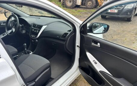 Hyundai Solaris II рестайлинг, 2013 год, 570 000 рублей, 13 фотография