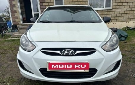 Hyundai Solaris II рестайлинг, 2013 год, 570 000 рублей, 10 фотография