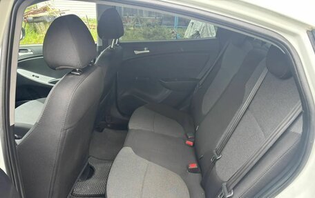 Hyundai Solaris II рестайлинг, 2013 год, 570 000 рублей, 18 фотография