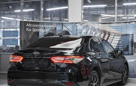 Toyota Camry, 2021 год, 2 999 000 рублей, 6 фотография