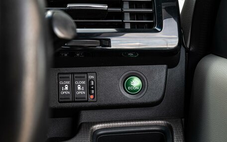 Honda Stepwgn IV, 2016 год, 1 820 000 рублей, 22 фотография