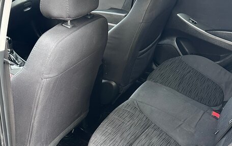 Hyundai Solaris II рестайлинг, 2015 год, 650 000 рублей, 6 фотография