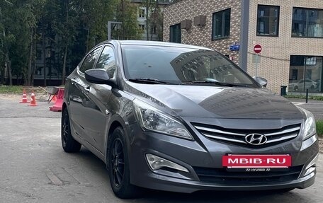 Hyundai Solaris II рестайлинг, 2015 год, 650 000 рублей, 2 фотография