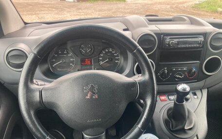 Peugeot Partner II рестайлинг 2, 2009 год, 450 000 рублей, 8 фотография