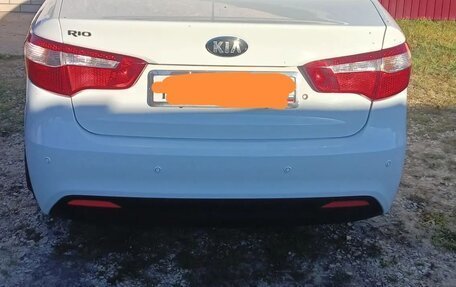 KIA Rio III рестайлинг, 2013 год, 720 000 рублей, 2 фотография