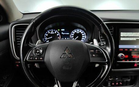 Mitsubishi Outlander III рестайлинг 3, 2020 год, 2 598 000 рублей, 11 фотография