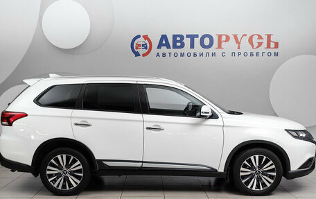 Mitsubishi Outlander III рестайлинг 3, 2020 год, 2 598 000 рублей, 5 фотография