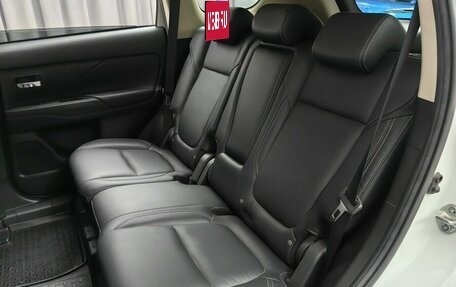 Mitsubishi Outlander III рестайлинг 3, 2020 год, 2 598 000 рублей, 8 фотография