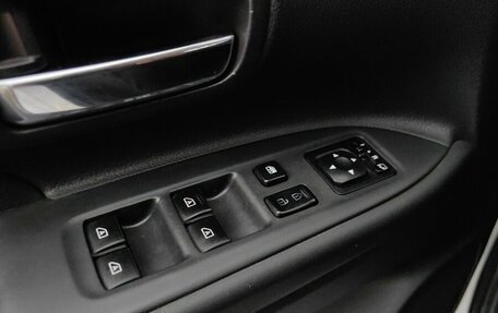 Mitsubishi Outlander III рестайлинг 3, 2020 год, 2 598 000 рублей, 25 фотография