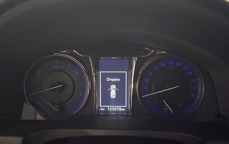 Toyota Camry, 2018 год, 2 300 000 рублей, 7 фотография