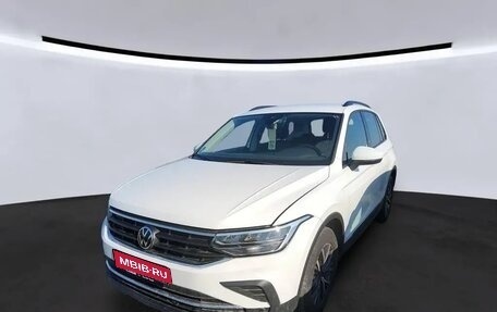 Volkswagen Tiguan II, 2022 год, 2 292 000 рублей, 1 фотография