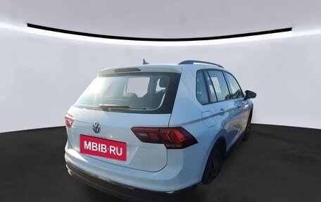 Volkswagen Tiguan II, 2022 год, 2 292 000 рублей, 2 фотография