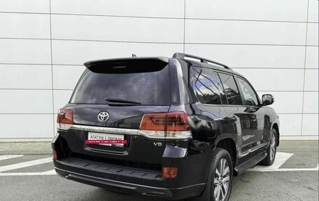 Toyota Land Cruiser 200, 2016 год, 5 700 000 рублей, 5 фотография