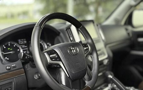 Toyota Land Cruiser 200, 2016 год, 5 700 000 рублей, 10 фотография