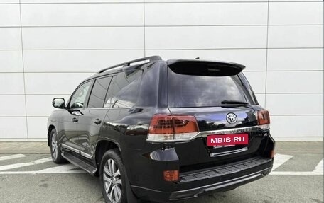 Toyota Land Cruiser 200, 2016 год, 5 700 000 рублей, 7 фотография