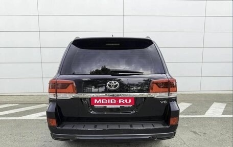 Toyota Land Cruiser 200, 2016 год, 5 700 000 рублей, 6 фотография