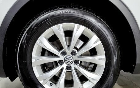 Volkswagen Tiguan II, 2018 год, 2 470 000 рублей, 10 фотография