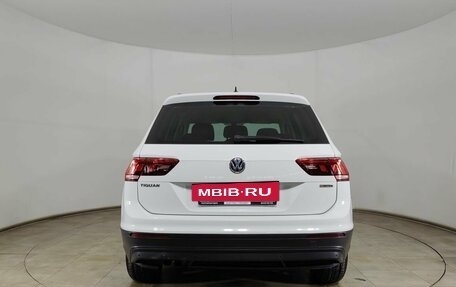 Volkswagen Tiguan II, 2018 год, 2 470 000 рублей, 6 фотография
