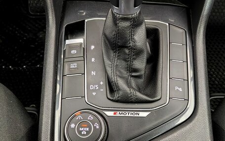 Volkswagen Tiguan II, 2018 год, 2 470 000 рублей, 19 фотография
