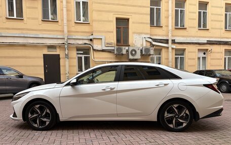 Hyundai Elantra, 2022 год, 2 200 000 рублей, 8 фотография