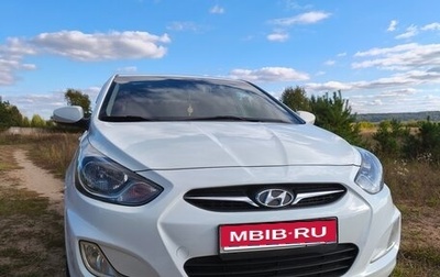 Hyundai Solaris II рестайлинг, 2012 год, 750 000 рублей, 1 фотография