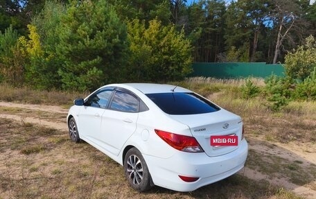 Hyundai Solaris II рестайлинг, 2012 год, 750 000 рублей, 5 фотография
