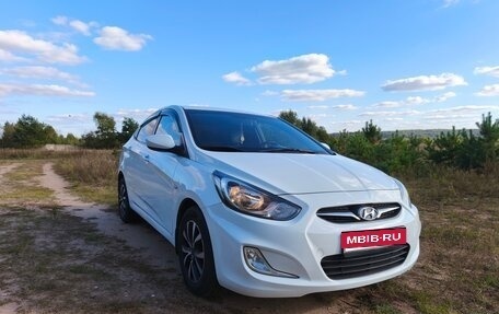 Hyundai Solaris II рестайлинг, 2012 год, 750 000 рублей, 22 фотография