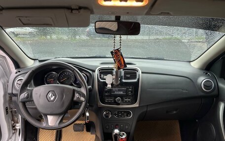 Renault Logan II, 2016 год, 650 000 рублей, 7 фотография