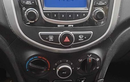 Hyundai Solaris II рестайлинг, 2013 год, 980 000 рублей, 11 фотография