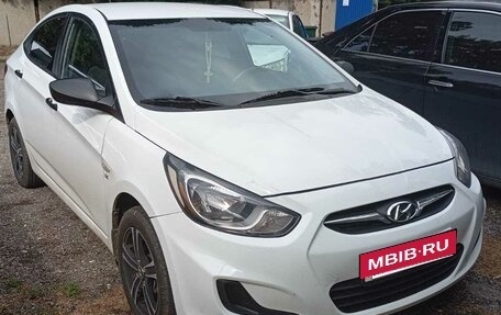 Hyundai Solaris II рестайлинг, 2013 год, 980 000 рублей, 3 фотография