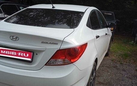 Hyundai Solaris II рестайлинг, 2013 год, 980 000 рублей, 5 фотография