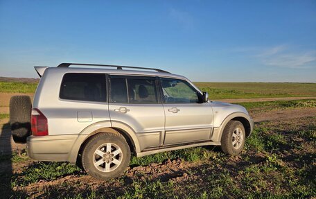 Mitsubishi Pajero III рестайлинг, 2004 год, 700 000 рублей, 3 фотография