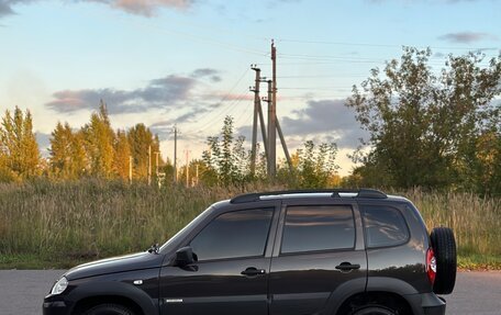 Chevrolet Niva I рестайлинг, 2017 год, 560 000 рублей, 2 фотография