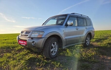 Mitsubishi Pajero III рестайлинг, 2004 год, 700 000 рублей, 4 фотография