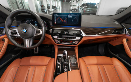 BMW 5 серия, 2021 год, 3 460 000 рублей, 8 фотография