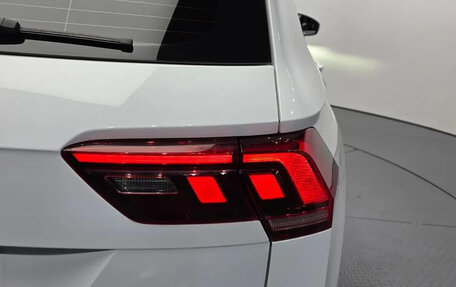 Volkswagen Tiguan II, 2023 год, 3 299 000 рублей, 6 фотография
