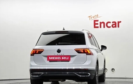 Volkswagen Tiguan II, 2023 год, 3 299 000 рублей, 4 фотография