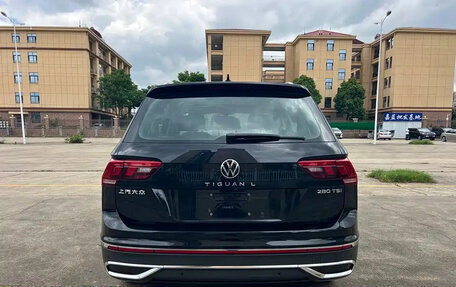 Volkswagen Tiguan II, 2023 год, 2 590 000 рублей, 5 фотография