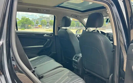 Volkswagen Tiguan II, 2023 год, 2 590 000 рублей, 13 фотография