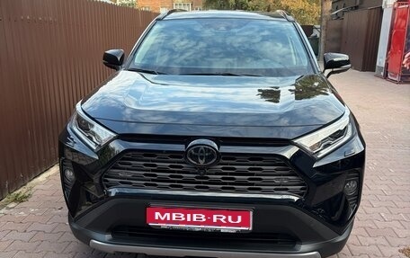 Toyota RAV4, 2019 год, 3 800 000 рублей, 1 фотография