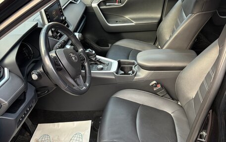 Toyota RAV4, 2019 год, 3 800 000 рублей, 5 фотография