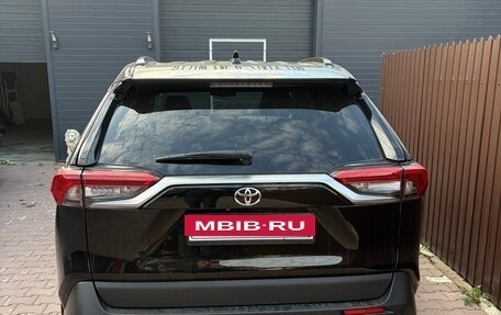 Toyota RAV4, 2019 год, 3 800 000 рублей, 3 фотография