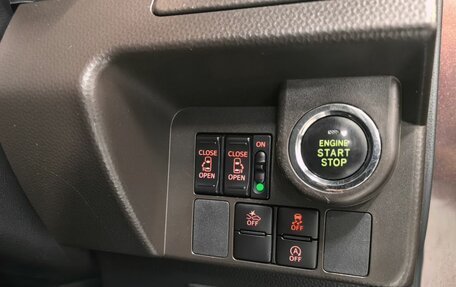 Toyota Roomy I, 2018 год, 1 230 000 рублей, 22 фотография