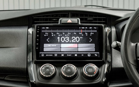 Toyota Corolla, 2019 год, 1 685 000 рублей, 15 фотография