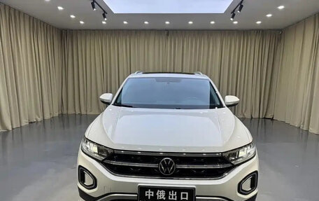 Volkswagen T-Roc I, 2023 год, 1 700 000 рублей, 3 фотография