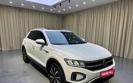 Volkswagen T-Roc I, 2023 год, 1 700 000 рублей, 4 фотография